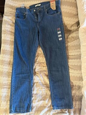 NWT Levi's Jeans Women's 31 Blue Middy Straight Soft Medium Wash Relaxed